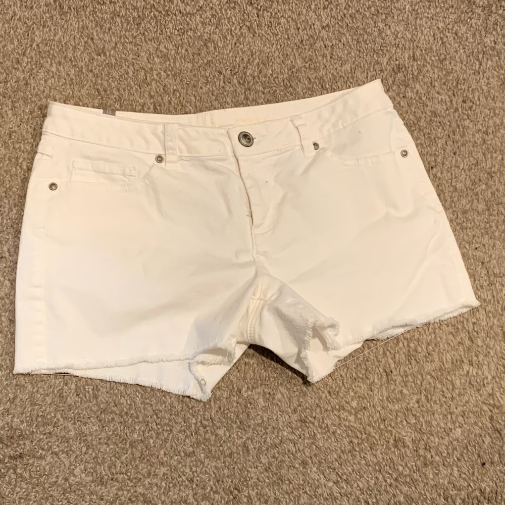 Lauren Conrad white jean shorts Size 10